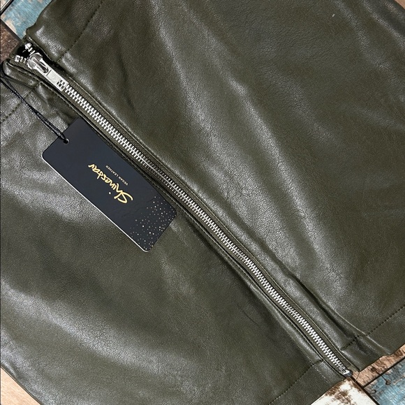 Shinestar Olive Leather Skirt with Zipper - Picture 5 of 11